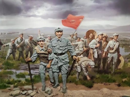 团长挡不住敌军，17岁的小兵站出来：你让我指挥！小兵后成少将