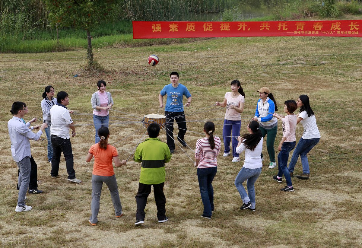 应届生机会！选调生陆续开始招人，五险一金还能当领导干部